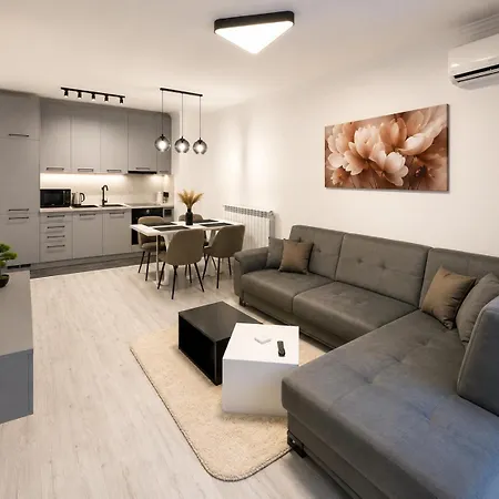 Bright & Stylish 1-bedroom *